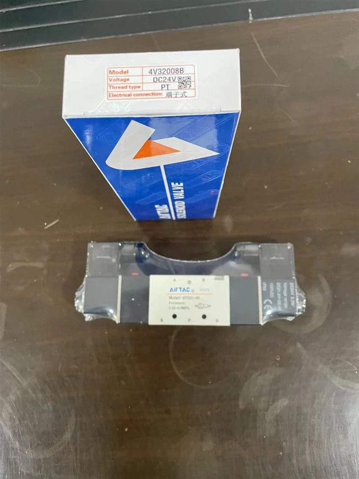 AIRTAC 4V320-08 DC24V (2)